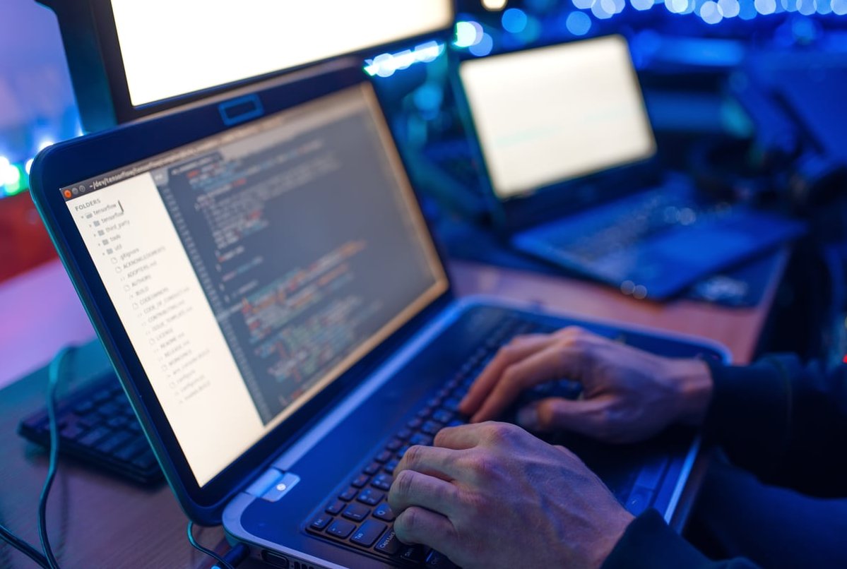 package manager code laptop